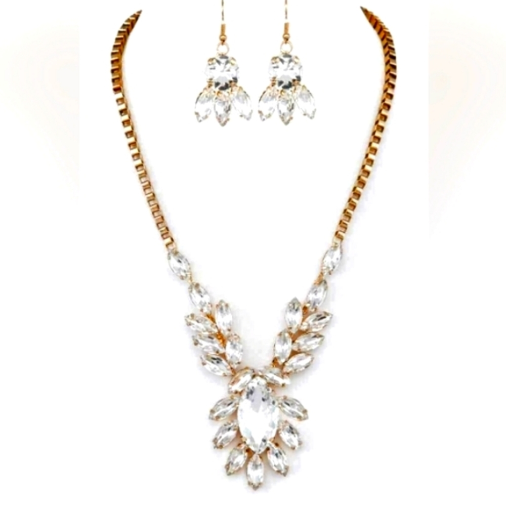 Stunning Marquise Cut White Glass Crystal Floral Gold Necklace Set